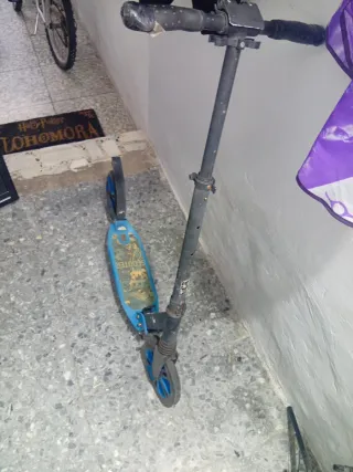 Patinete infantil azul