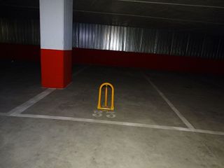 Garaje en venta en Gelves