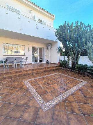 Casa adosada en alquiler en Zona Sohail en Fuengirola