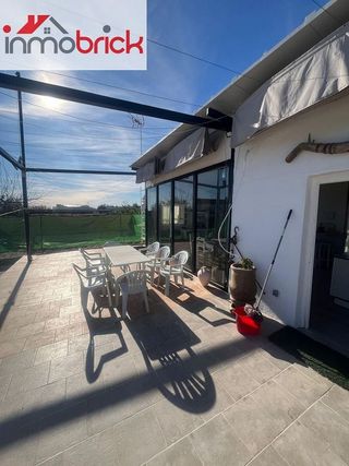 Chalet en alquiler en Lucena