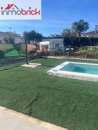 Chalet en alquiler en Lucena
