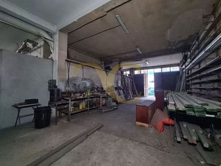 Local comercial en venta en La Pola Siero en Siero