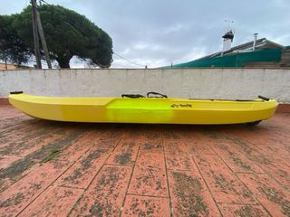 Kayak individual amarillo