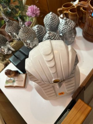 Figuras decorativas buda y faraón