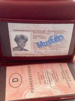 Cartera de piel de búfalo roja Dolphin