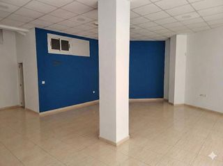 Local comercial en venta en Parque de la Bombilla-Pla de Rascanya en Llíria