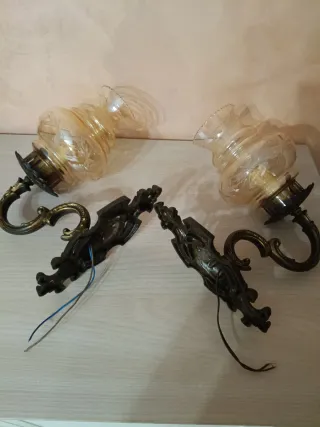 Coppia di vecchie applique funzionanti in ottone