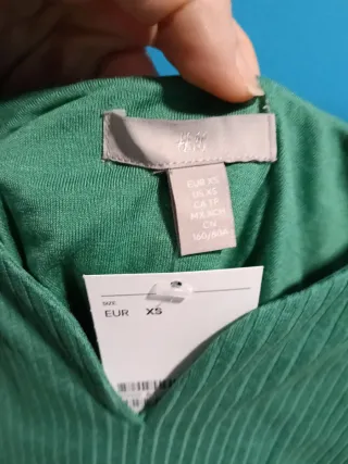 Camiseta verde de tirantes acanalada