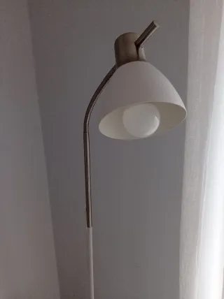 Lámpara de pie LED blanca 160cm