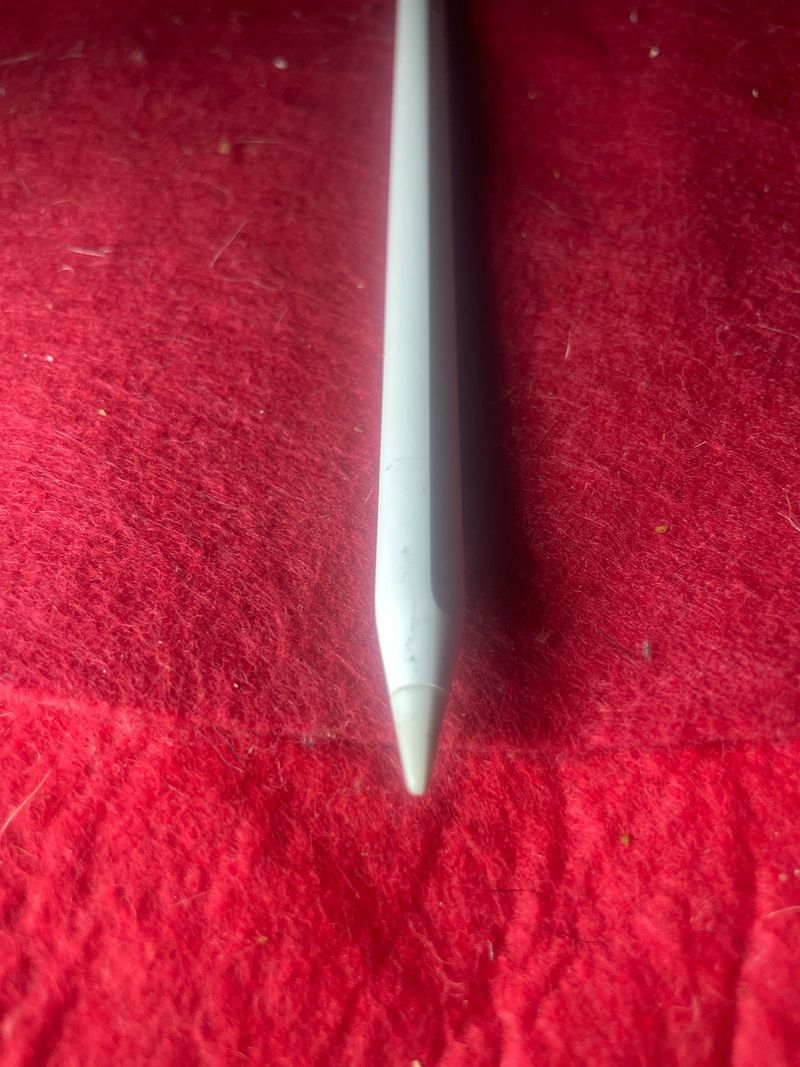 Lápiz Apple Pencil Pro usado 2 veces punta nueva
