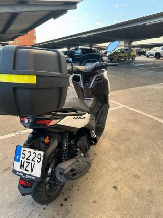 Yamaha NMAX 125cc ABS Negra y Blanca