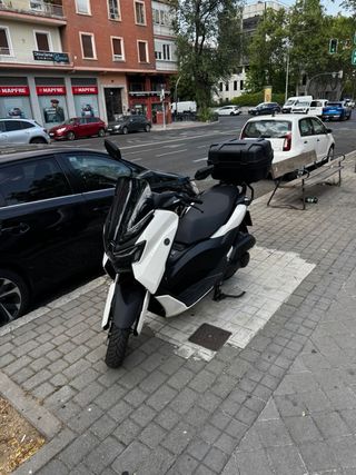 Yamaha NMAX 125cc ABS Negra y Blanca