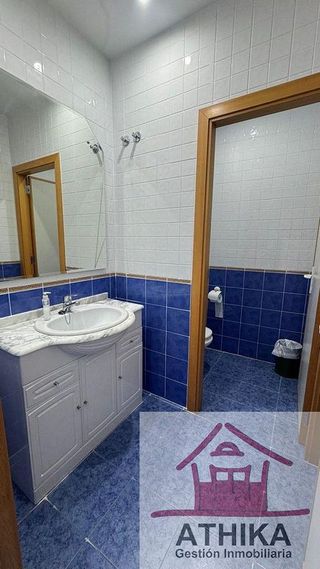 Local comercial en venta en El Mercado en Manises