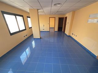 Edificio en venta en Albatera