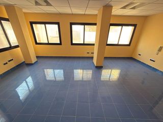 Edificio en venta en Albatera