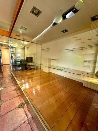 Local comercial en alquiler en Joc de la Bola - Camps d'Esports - Ciutat Jardí - Montcada en Lleida