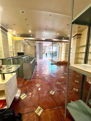 Local comercial en alquiler en Joc de la Bola - Camps d'Esports - Ciutat Jardí - Montcada en Lleida