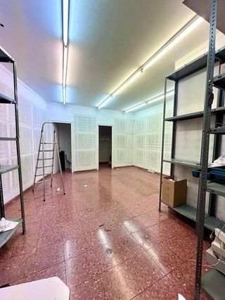 Local comercial en alquiler en Joc de la Bola - Camps d'Esports - Ciutat Jardí - Montcada en Lleida