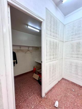 Local comercial en alquiler en Joc de la Bola - Camps d'Esports - Ciutat Jardí - Montcada en Lleida