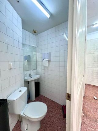 Local comercial en alquiler en Joc de la Bola - Camps d'Esports - Ciutat Jardí - Montcada en Lleida