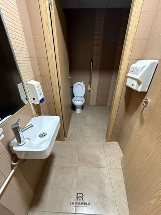 Local comercial en venta en Massanassa