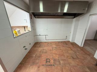 Local comercial en venta en Massanassa