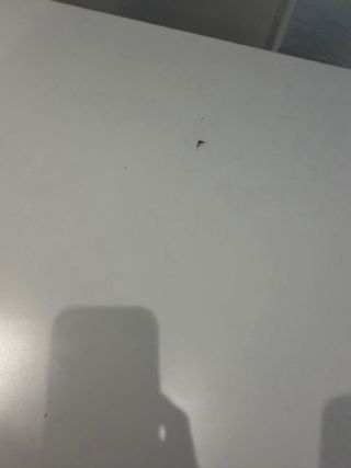 Mesa de oficina blanca y negra