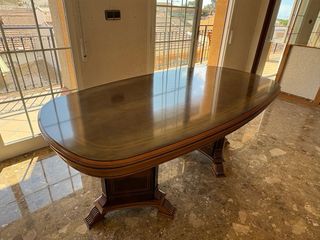 Mesa de comedor y 6 sillas