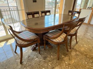 Mesa de comedor y 6 sillas