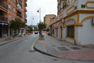 Local comercial en venta en Los Boliches en Fuengirola