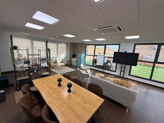 Oficina en venta en Colores - Entreparques en Sevilla