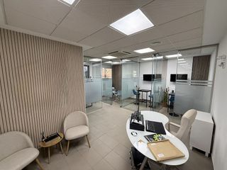 Oficina en venta en Colores - Entreparques en Sevilla