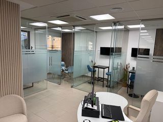 Oficina en venta en Colores - Entreparques en Sevilla