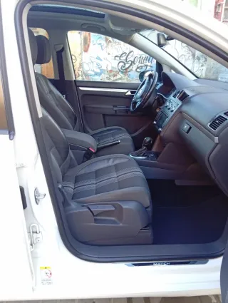 Volkswagen Touran 2012