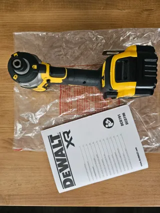 Taladro de Impacto DeWalt 18V XR. NUEVO SIN USO