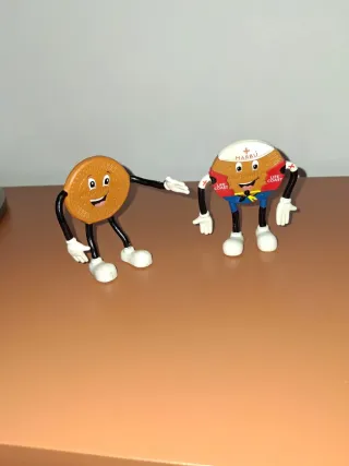 Scatola di bambole in plastica