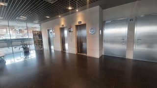 Oficina en alquiler en Virgen del Cortijo - Manoteras en Madrid