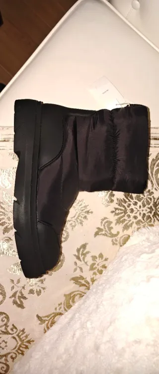 BOTAS ACOLCHADAS NIEVE ZARA