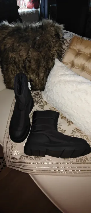 BOTAS ACOLCHADAS NIEVE ZARA