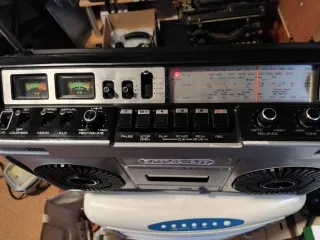 Radio Supersonic 77 Cassette Plata