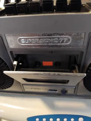 Radio Supersonic 77 Cassette Plata