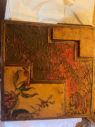 Cubo de madera decorativo