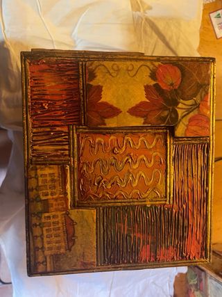 Cubo de madera decorativo