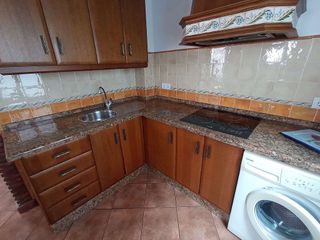 Ático en alquiler en Las Cancelas - Valdeolletas en Marbella