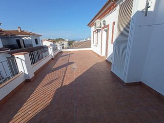 Ático en alquiler en Las Cancelas - Valdeolletas en Marbella