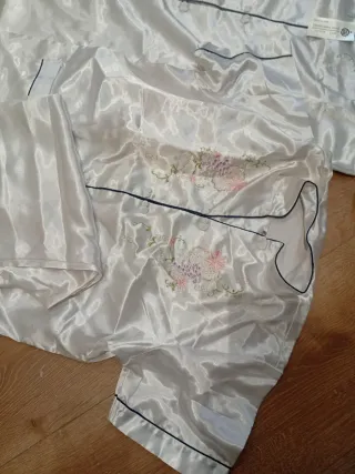 Pijama y bata japonés bordado