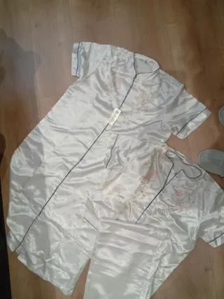 Pijama y bata japonés bordado