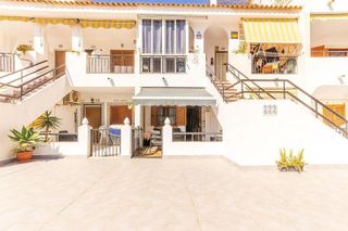 Chalet en alquiler en Nueva Torrevieja - Aguas Nuevas en Torrevieja