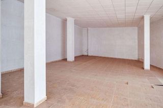 Local comercial en venta en Andújar