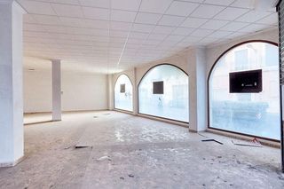 Local comercial en venta en Andújar